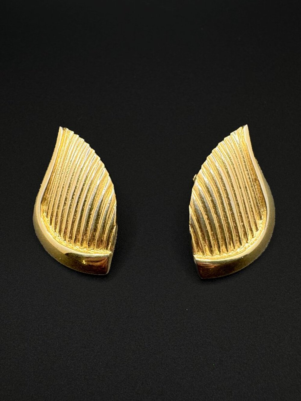 Vintage Trifari Gold Tone Leaf Earrings